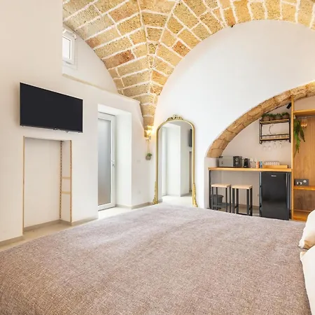 Apartment Private Oasi With And Pool - Happy
